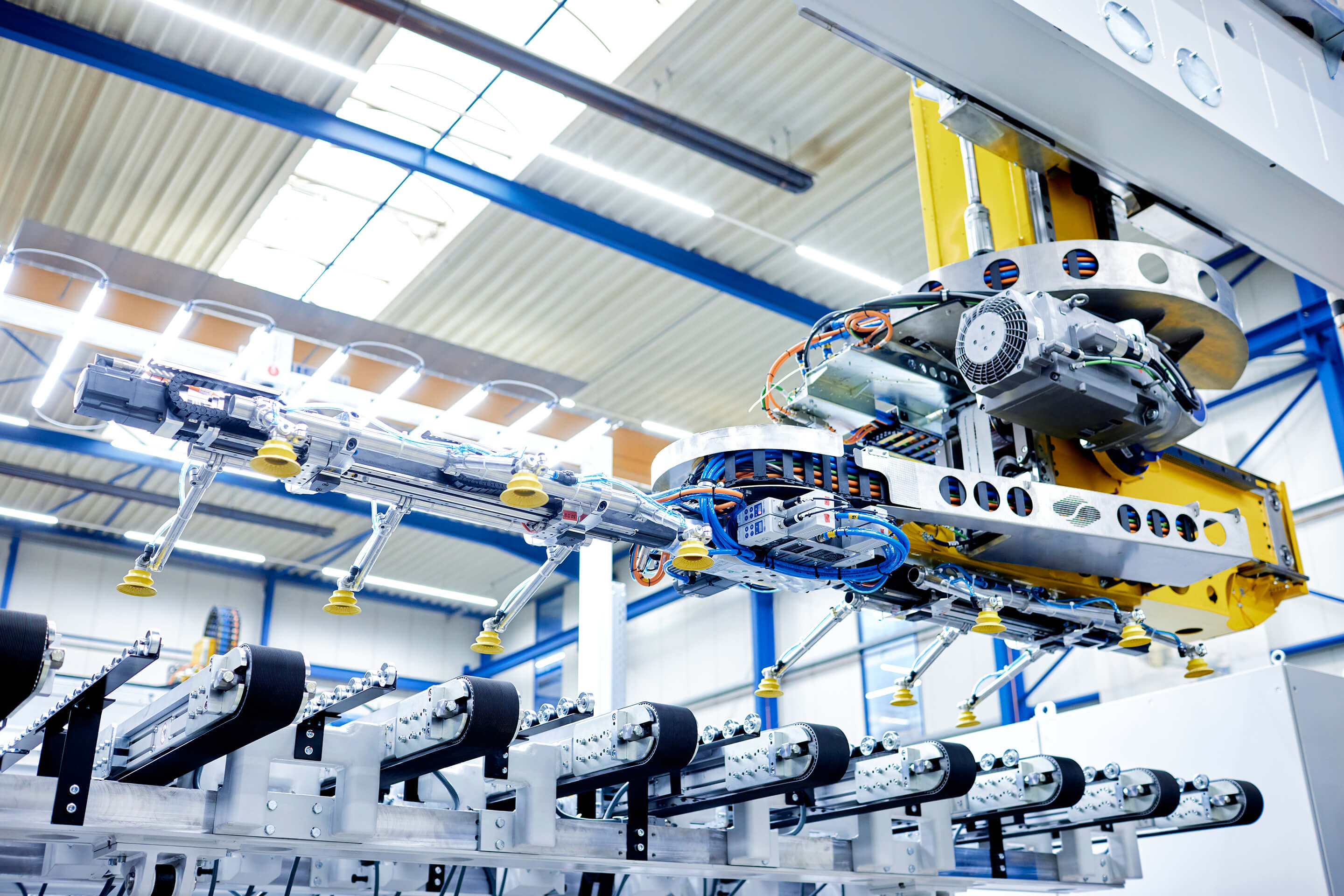 Pressenautomation für die Automobilindustrie: Front of Line, Pressenverkettung und End of Line